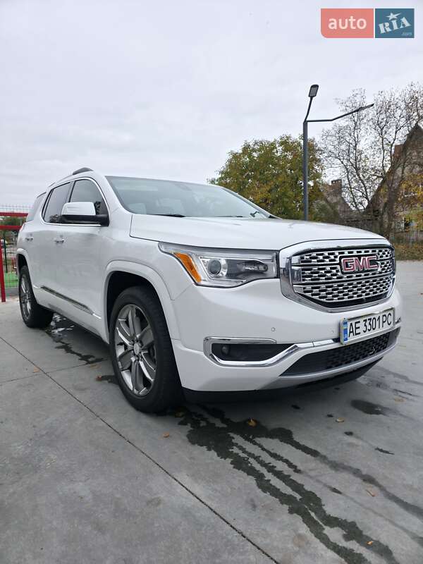 Внедорожник / Кроссовер GMC Acadia 2017 в Новомосковске фото Внедорожник / Кроссовер GMC Acadia 2017 в Новомосковске