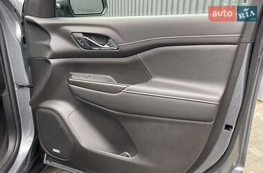 Внедорожник / Кроссовер GMC Acadia 2021 в 