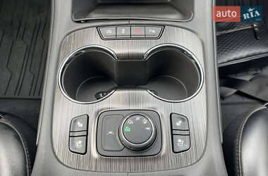 Внедорожник / Кроссовер GMC Acadia 2021 в 