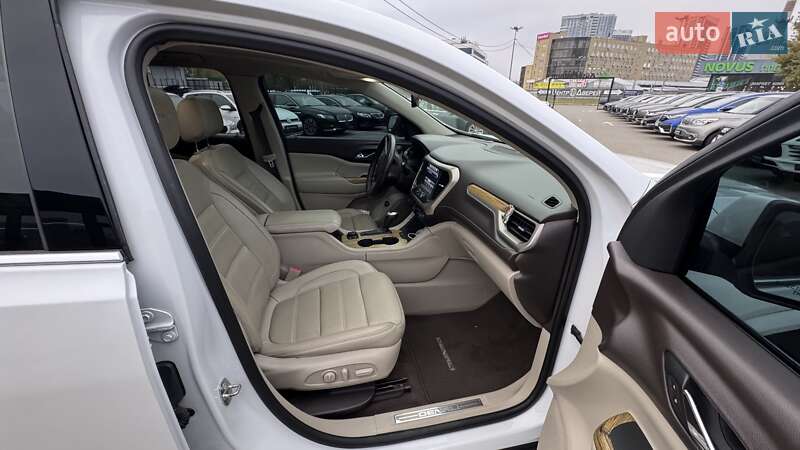 Внедорожник / Кроссовер GMC Acadia 2016 в Киеве фото 39 Внедорожник / Кроссовер GMC Acadia 2016 в Киеве