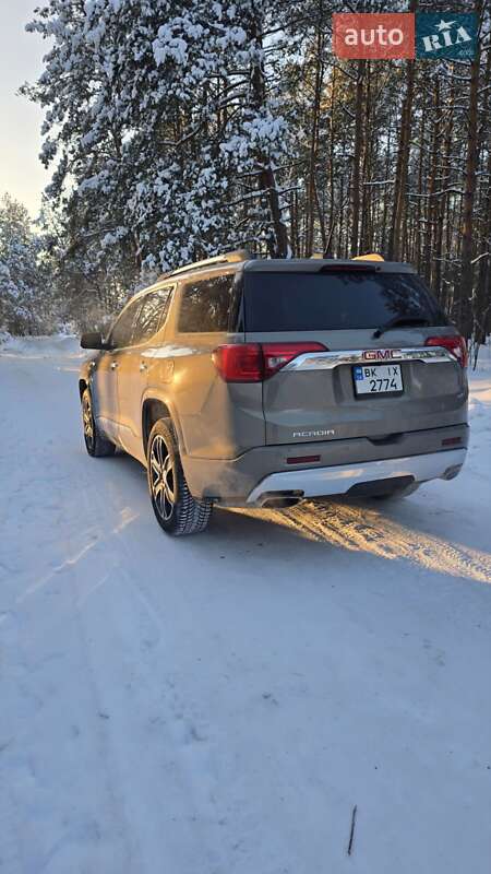 Внедорожник / Кроссовер GMC Acadia 2018 в Ровно