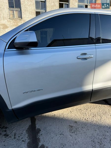 Внедорожник / Кроссовер GMC Acadia 2017 в Василькове