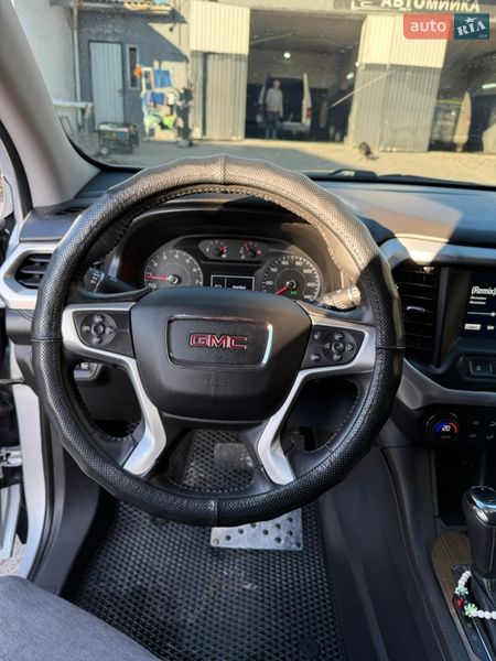 Внедорожник / Кроссовер GMC Acadia 2017 в Василькове