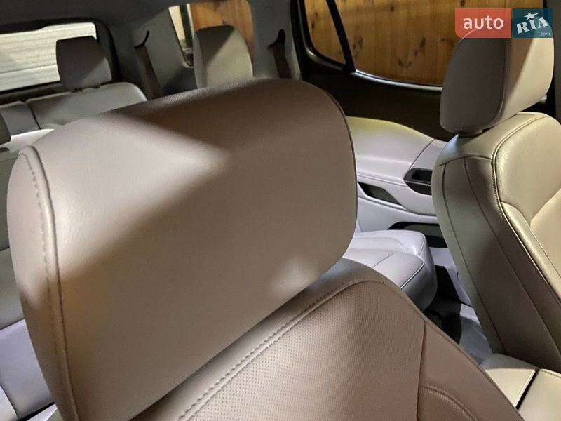 Внедорожник / Кроссовер GMC Acadia 2018 в Киеве фото 17 Внедорожник / Кроссовер GMC Acadia 2018 в Киеве