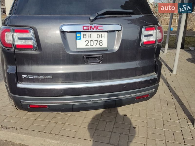 Внедорожник / Кроссовер GMC Acadia 2015 в Вапнярке