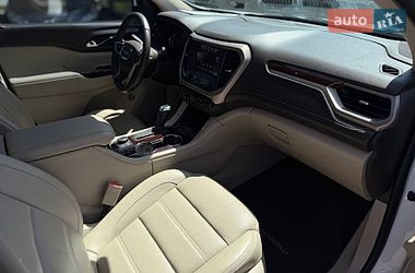 Внедорожник / Кроссовер GMC Acadia 2016 в Кривом Роге