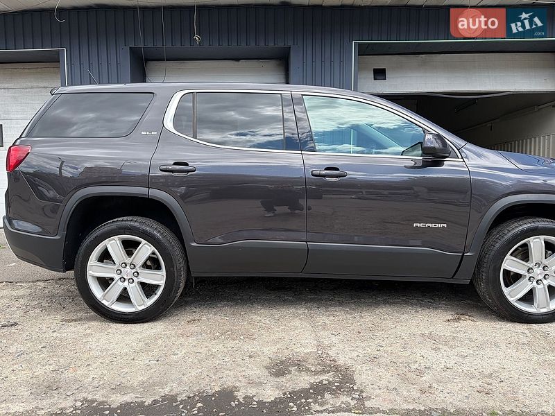 Внедорожник / Кроссовер GMC Acadia 2018 в Киеве