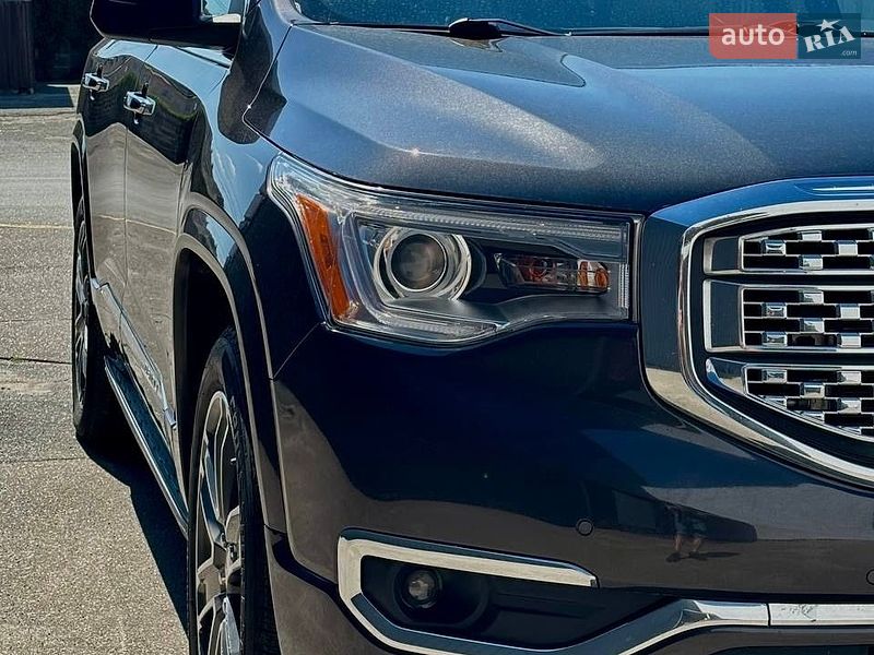 Позашляховик / Кросовер GMC Acadia 2017 в Києві