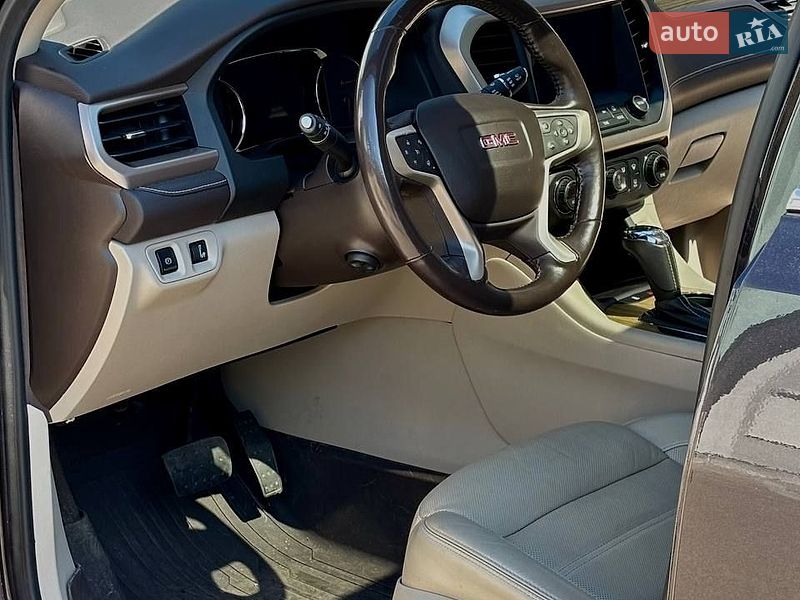 Позашляховик / Кросовер GMC Acadia 2017 в Києві