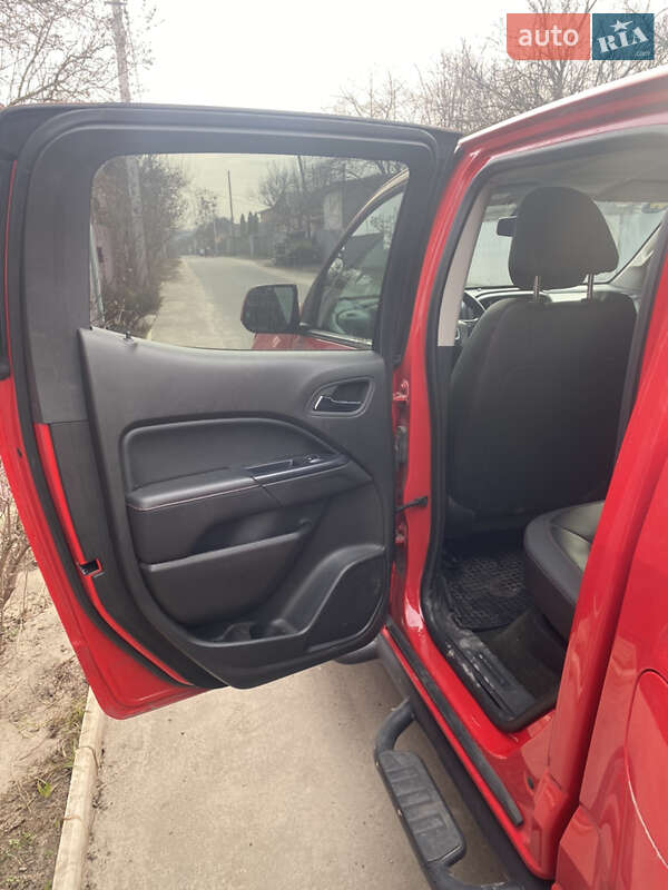 Пікап GMC Canyon 2014 в Бучі