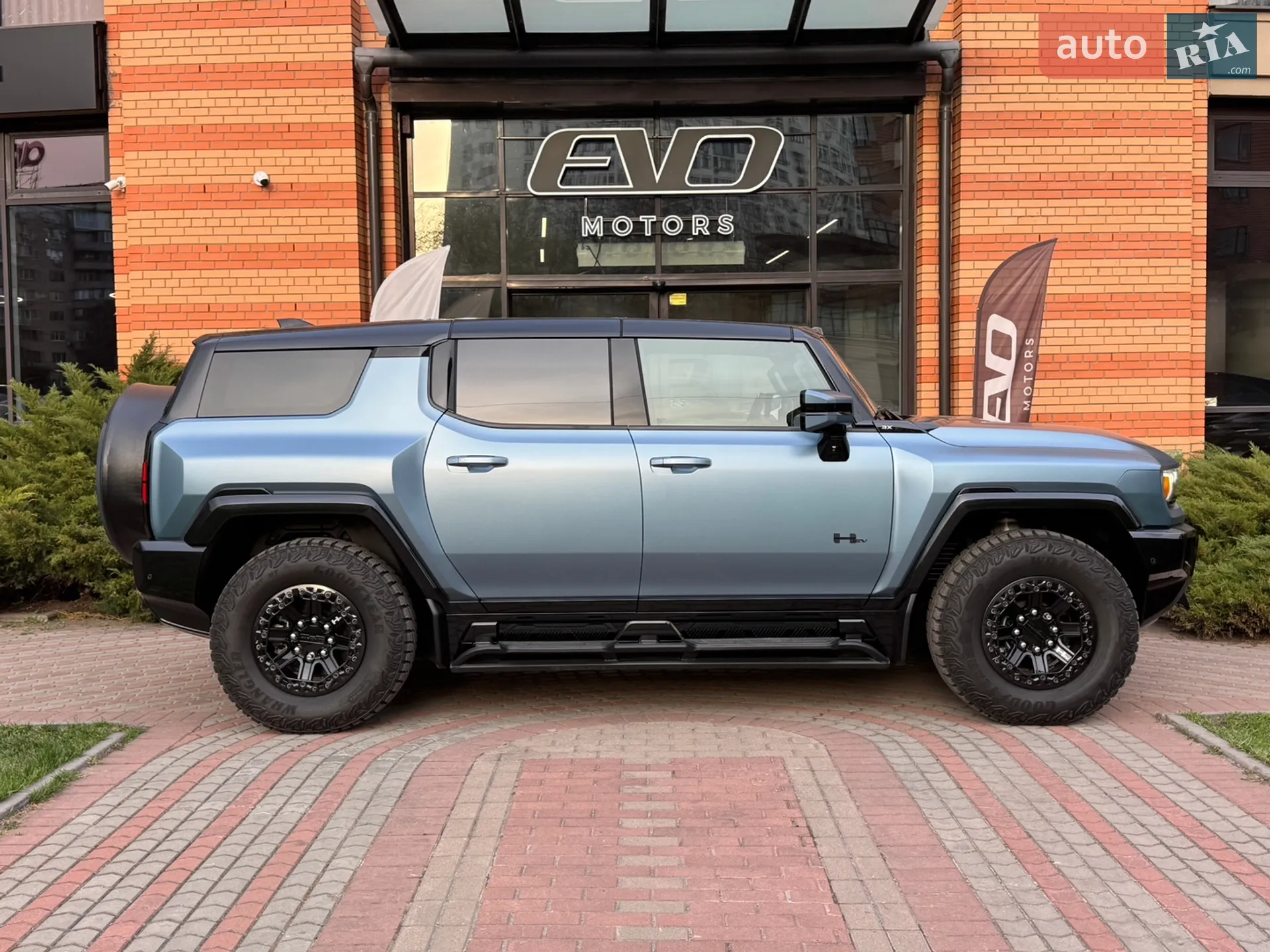 2024 GMC Hummer EV - мініатюра 18