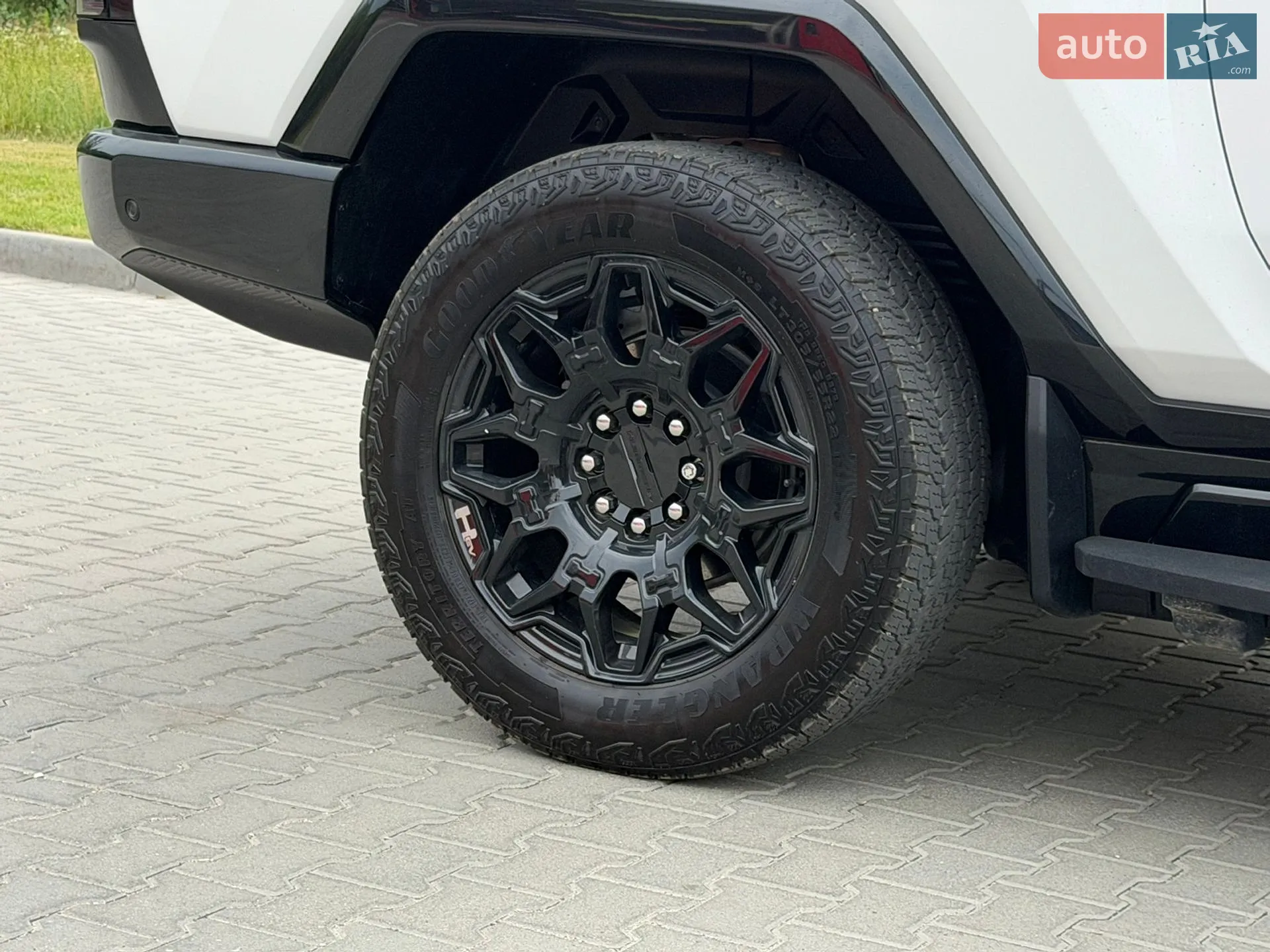 2024 GMC Hummer EV - мініатюра 12