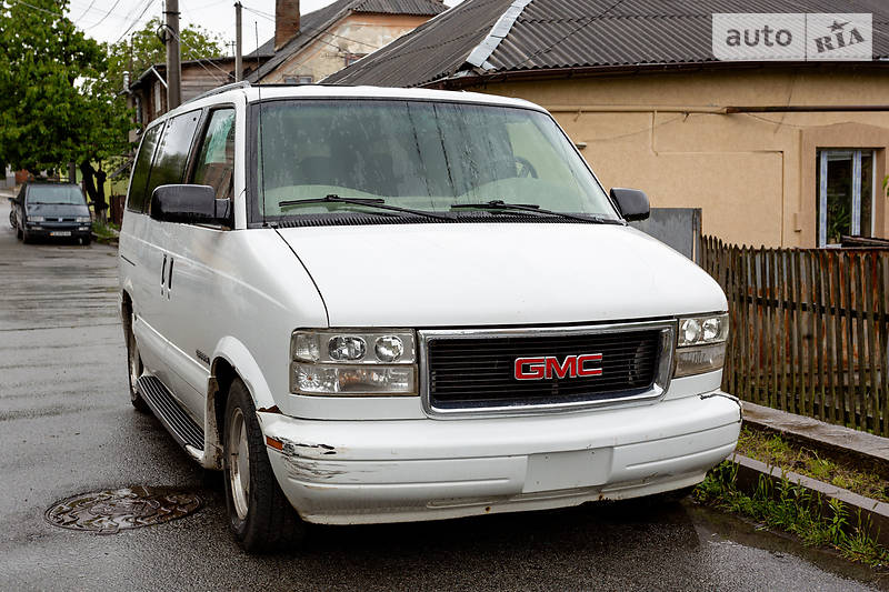 GMC Safari