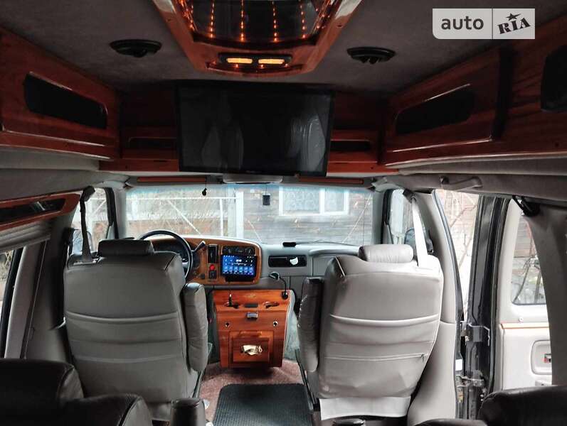 Мінівен GMC Savana 2001 в Баранівці