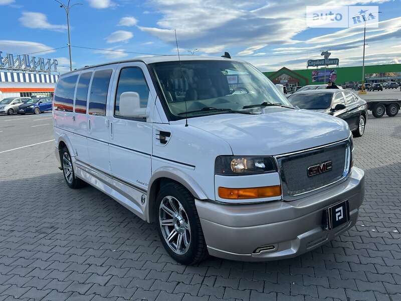 Минивэн GMC Savana 2016 в Черновцах