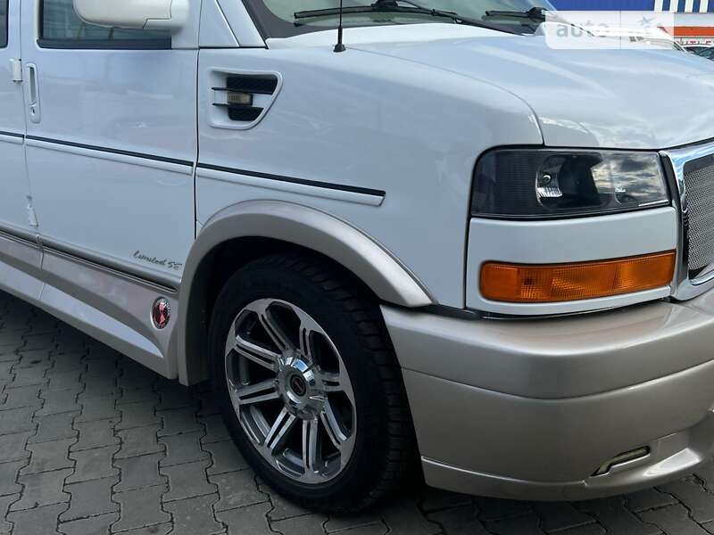 Минивэн GMC Savana 2016 в Черновцах