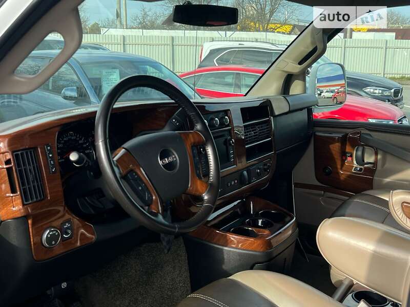 Минивэн GMC Savana 2016 в Черновцах