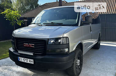 Мінівен GMC Savana 2005 в Києві