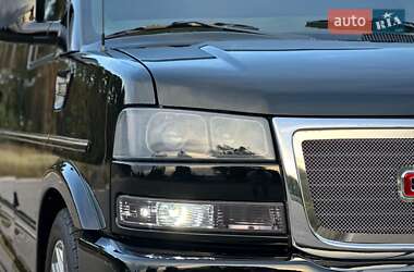 Минивэн GMC Savana 2020 в 