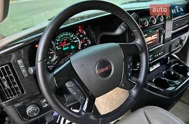 Минивэн GMC Savana 2020 в 