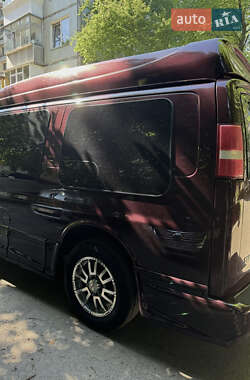 Минивэн GMC Savana 2003 в 