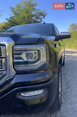 Пикап GMC Sierra 2017 в 