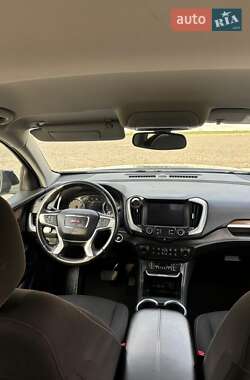 Внедорожник / Кроссовер GMC Terrain 2018 в 