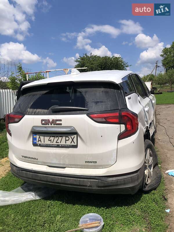 Внедорожник / Кроссовер GMC Terrain 2018 в 
