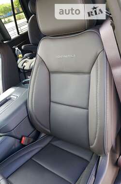 Внедорожник / Кроссовер GMC Yukon 2023 в 