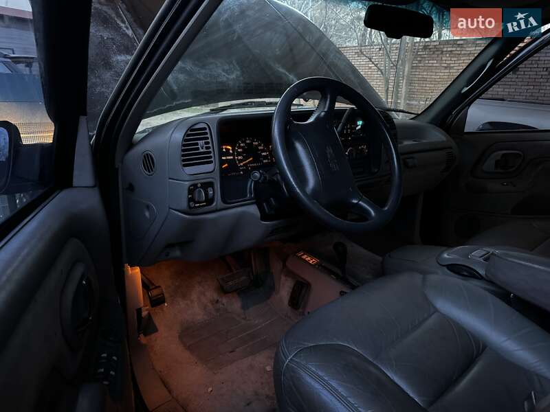 Внедорожник / Кроссовер GMC Yukon 1996 в Одессе