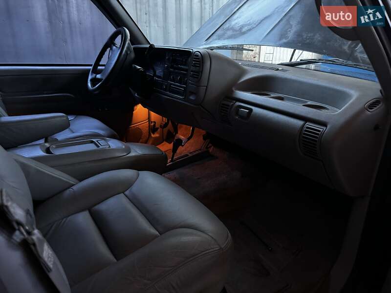 Внедорожник / Кроссовер GMC Yukon 1996 в Одессе