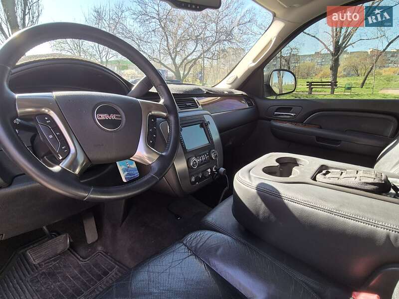 Внедорожник / Кроссовер GMC Yukon 2006 в Киеве