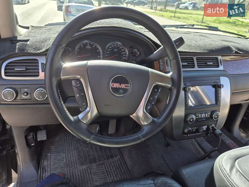 Внедорожник / Кроссовер GMC Yukon 2006 в Киеве
