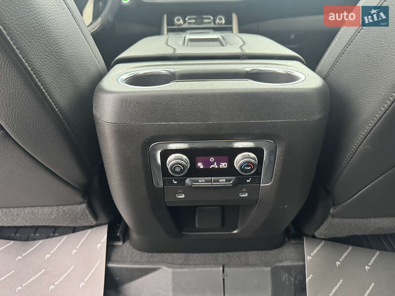 Внедорожник / Кроссовер GMC Yukon 2022 в Киеве