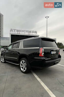 Внедорожник / Кроссовер GMC Yukon 2017 в 
