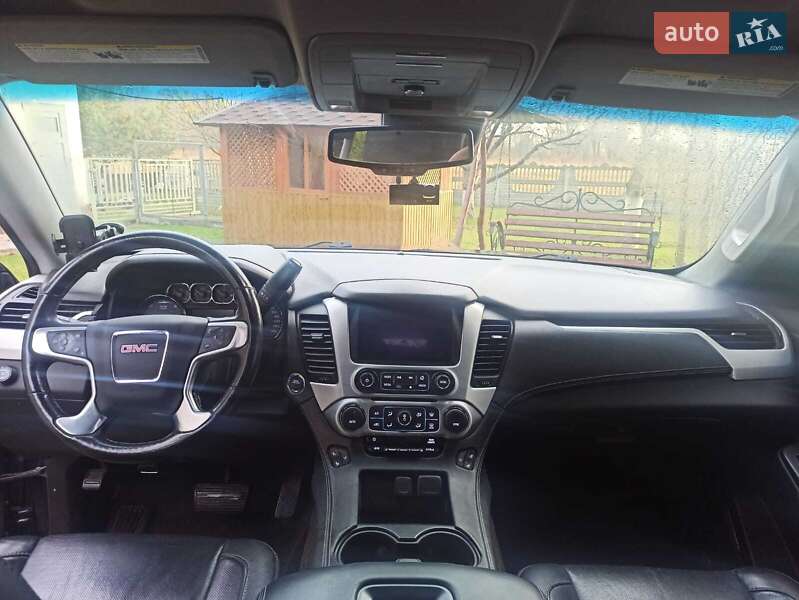 Позашляховик / Кросовер GMC Yukon 2017 в Стрию