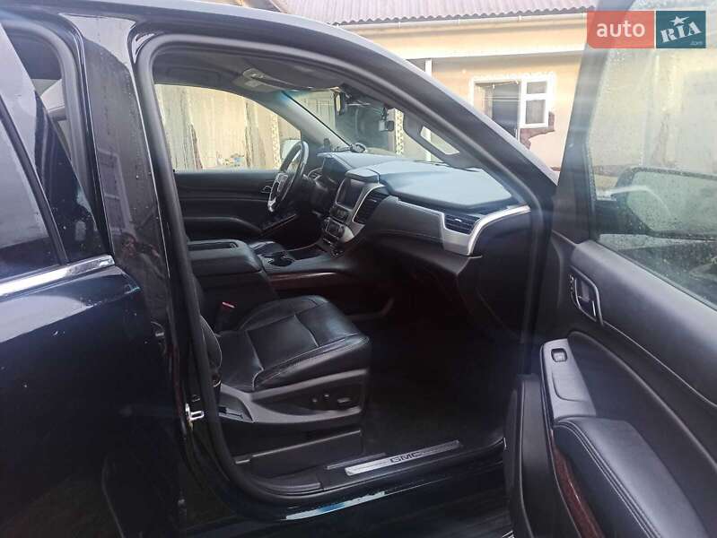 Позашляховик / Кросовер GMC Yukon 2017 в Стрию