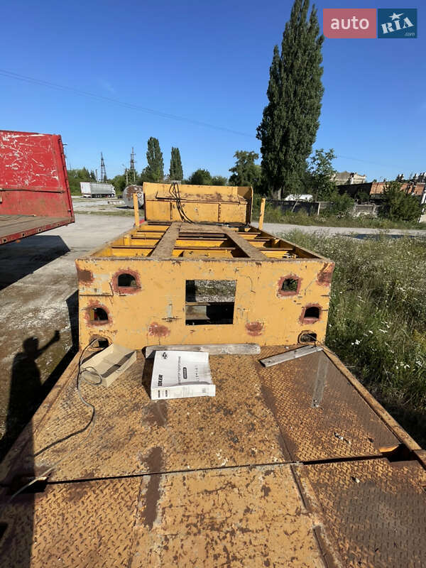 Низкорамна платформа Goldhofer STZ 1992 в Калинівці