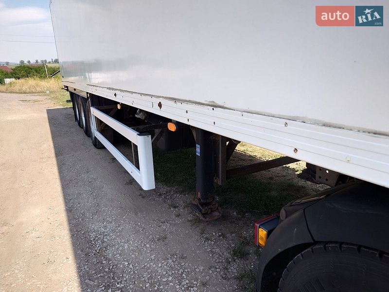 Рефрижератор напівпричіп Gray Adams GA3B 2006 в Чернівцях