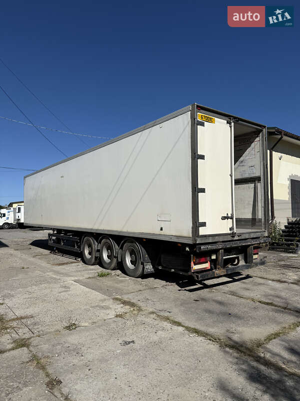 Рефрижератор напівпричіп Gray Adams REF 2002 в 