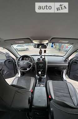 Внедорожник / Кроссовер Great Wall Haval H3 2012 в 