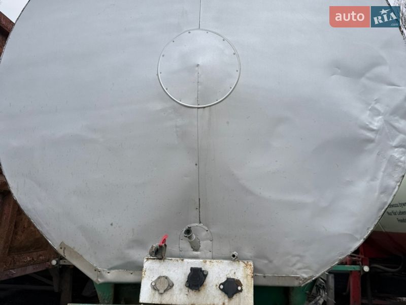 Цистерна Guhur SEM 1985 в Дніпрі