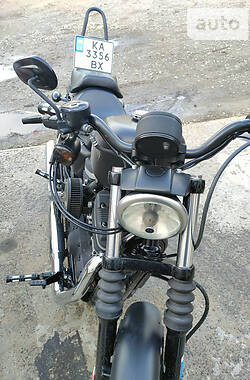 Мотоцикл Чоппер Harley-Davidson 883 Iron 2013 в 