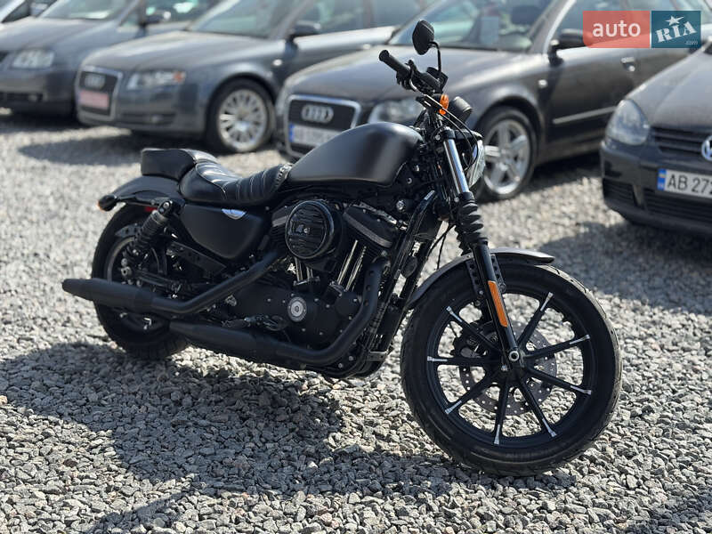 Мотоцикл Чоппер Harley-Davidson 883 Iron 2017 в 