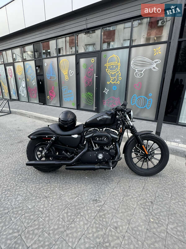 Harley-Davidson 883 Iron 2012