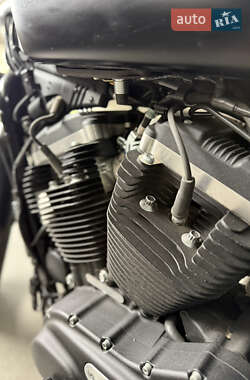 Боббер Harley-Davidson 883 Iron 2022 в 