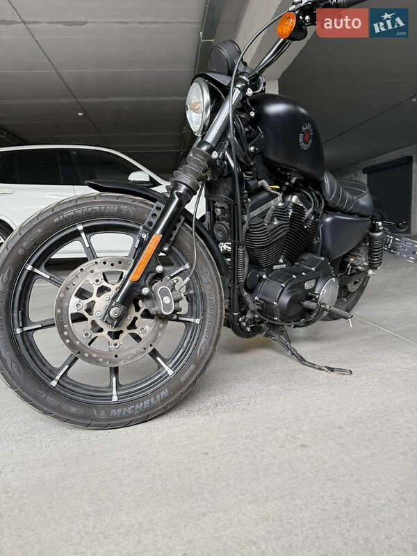 Боббер Harley-Davidson 883 Iron 2022 в Ровно