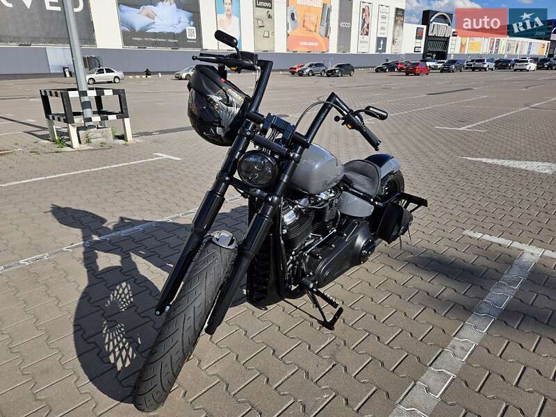 Боббер Harley-Davidson Custom 2020 в Киеве фото 12 Боббер Harley-Davidson Custom 2020 в Киеве
