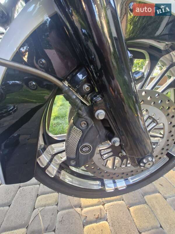 Мотоцикл Круизер Harley-Davidson CVO Road Glide 2012 в Киеве фото 7 Мотоцикл Круизер Harley-Davidson CVO Road Glide 2012 в Киеве