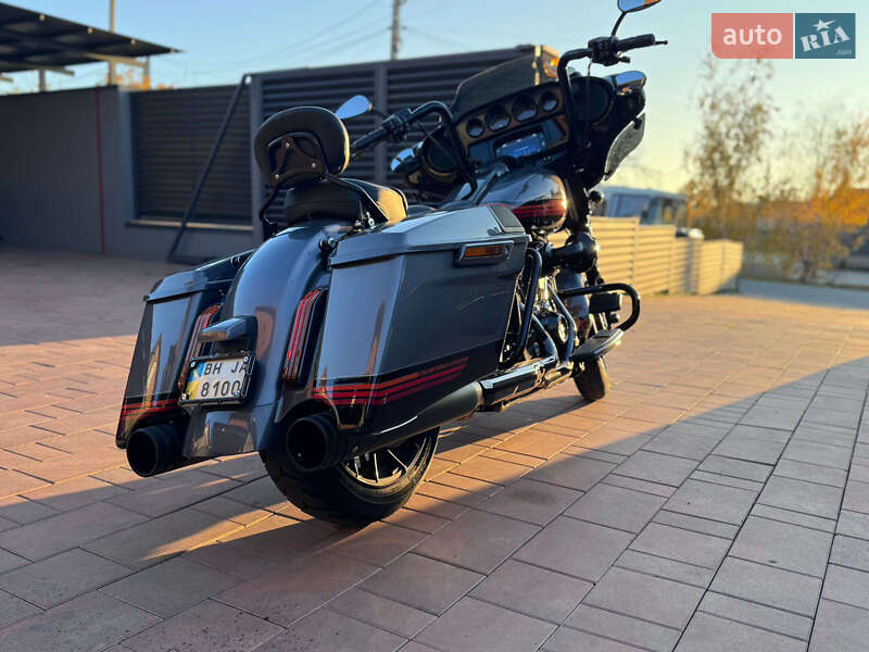 Мотоцикл Чоппер Harley-Davidson CVO Road Glide 2020 в Одессе